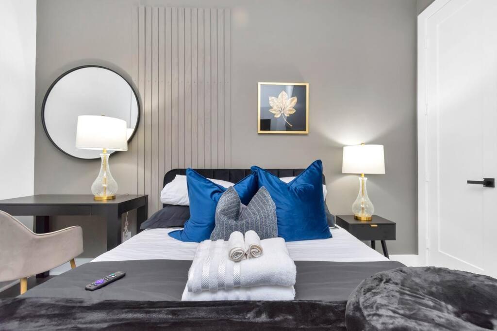 The Suite Spot! Downtown Skyline Views! Sleeps 12 Houston Exterior photo