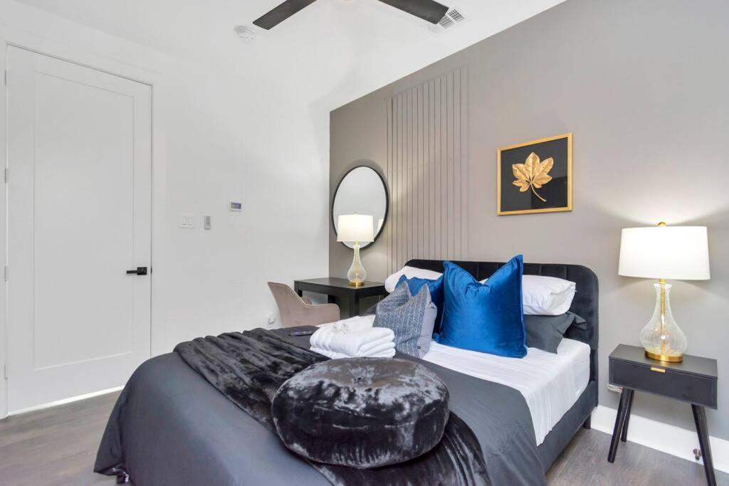 The Suite Spot! Downtown Skyline Views! Sleeps 12 Houston Exterior photo