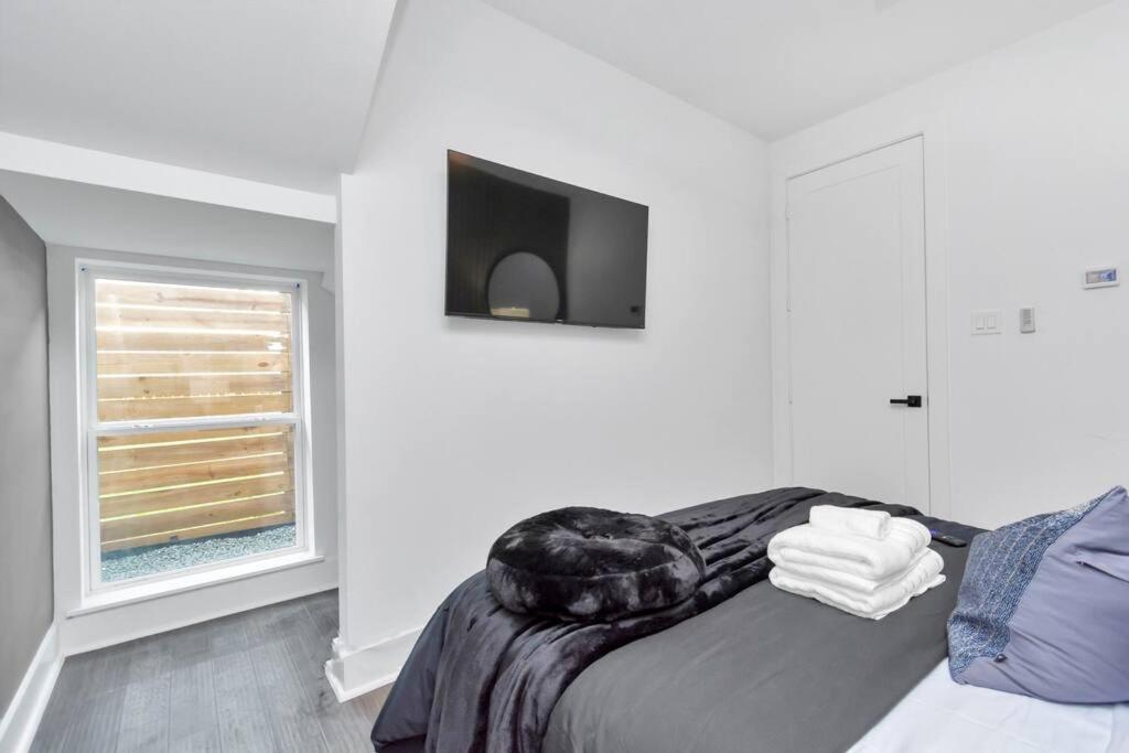 The Suite Spot! Downtown Skyline Views! Sleeps 12 Houston Exterior photo